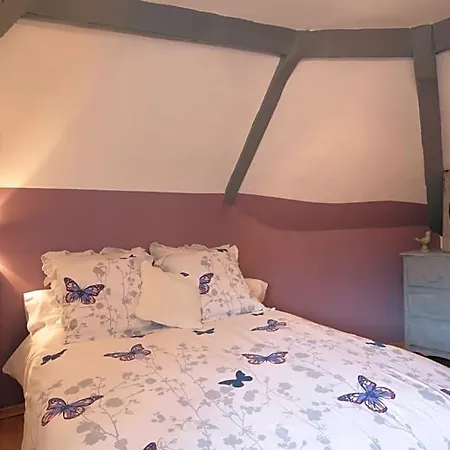Couette-café Restaurant&chambres D'hôtes L'eau Vive