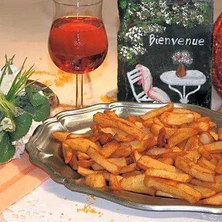 Couette-café Restaurant&chambres D'hôtes L'eau Vive 3*