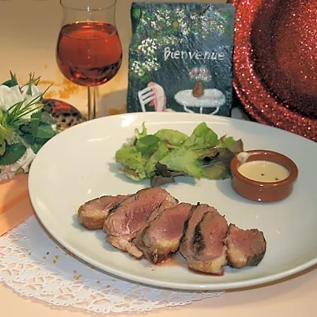 Couette-café Restaurant&chambres D'hôtes L'eau Vive 3*