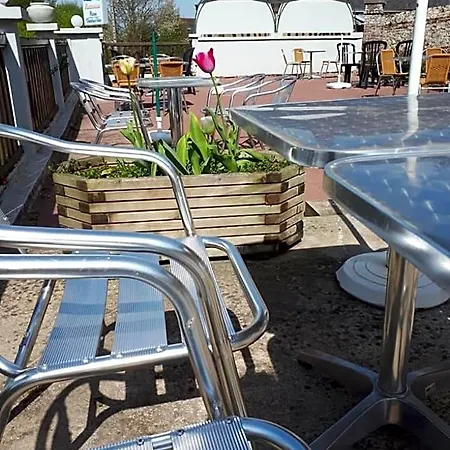 Restaurant&chambres D'hôtes L'eau Vive Couette-café